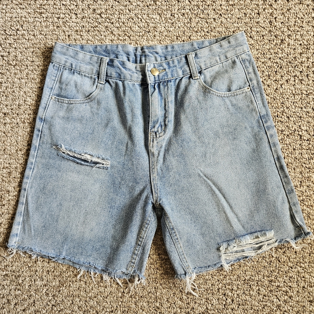 Womens Light wash High Rise Denim Distressed Frayed Bermuda Shorts, 2XL, Size 34